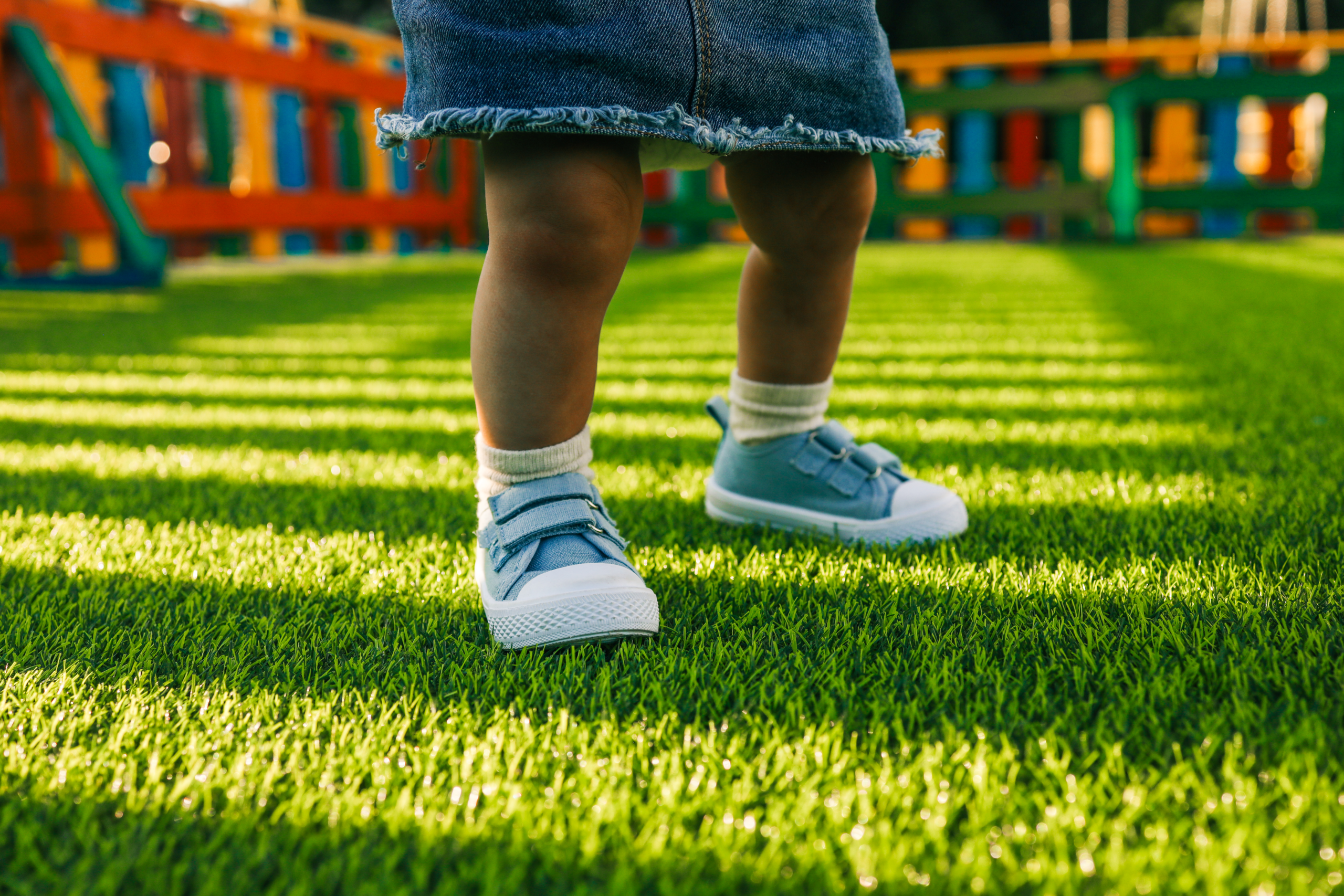 Enfants jouant sur une surface sécurisée Bogazon