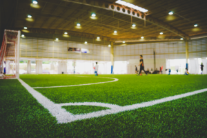 terrain de football indoor en gazon synthétique par Bogazon services